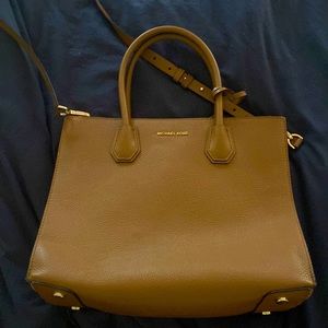 Michael Kors Large Pebbled Bag.